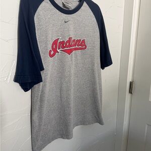 Cleveland Indians Men's Vintage Gray and Navy Graphic Tee medium